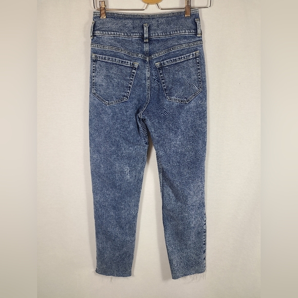 Hollister Ultra High Rise mom jeans - Size 26 - Picture 2 of 4